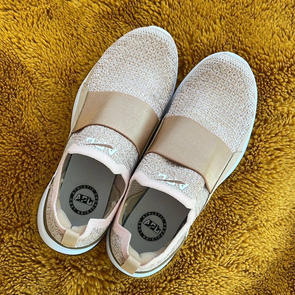 New APL TechLoom Bliss sneaker